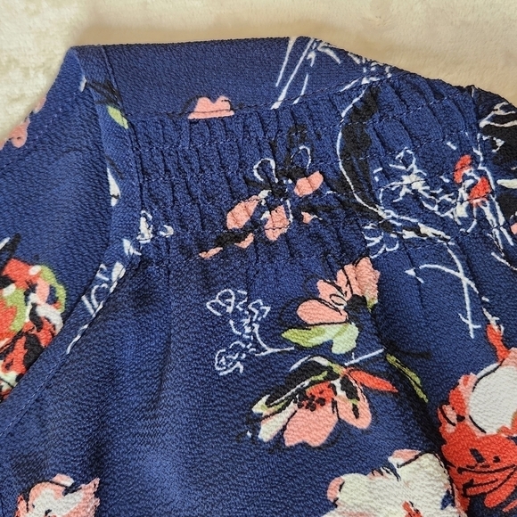 NWOT Fun2Fun 3/4 Length Sleeve Navy Floral Blouse with Splitneck Size S - Picture 5 of 13